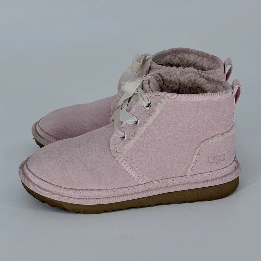 UGG Neumel II Spill Seam Boots Girls Size 5 Light Pink Suede